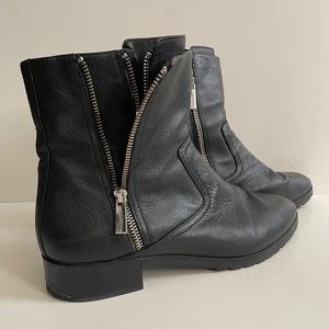 MICHAEL KORS LEATHERANKLE BOOTS